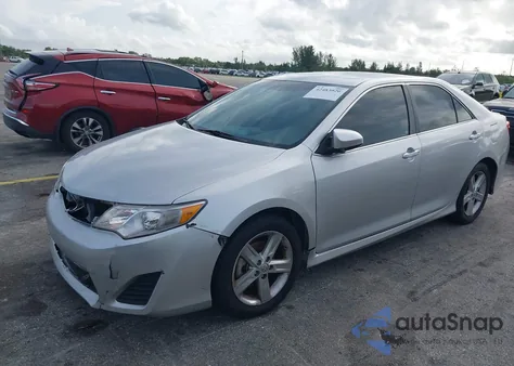 2014 Toyota Camry Se z USA, uszkodzony, nr VIN 4T1BF1FK4EU346120